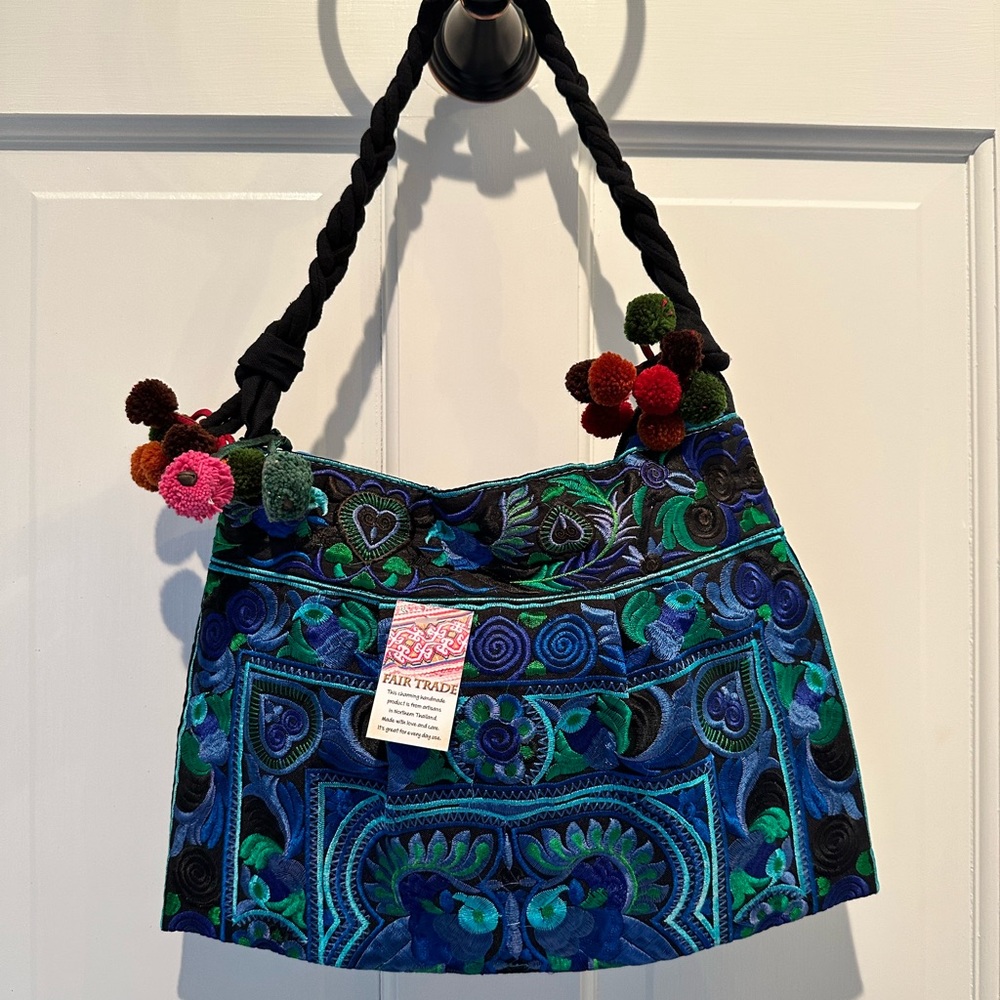 🌷SALE 3/$21🌷 Fair Trade Embroidered Tribal Purse